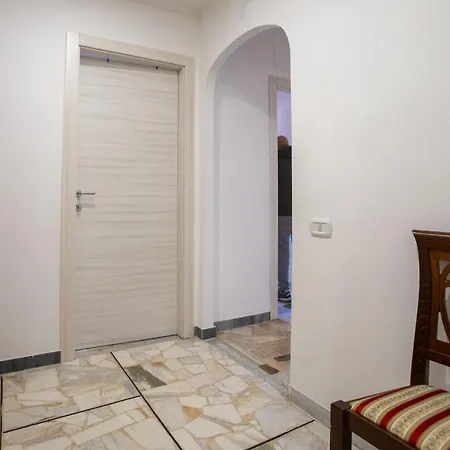 Appartamento Tuscolana Guest - *